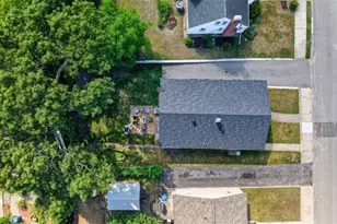 44 Cliff Ave, Cranston, RI 02920 - Photo 9