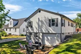 44 Cliff Ave, Cranston, RI 02920 - Photo 7