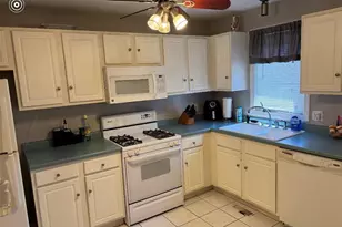 165 Holland St, Cranston, RI 02920 - Photo 11