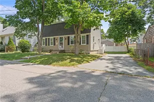 21 Bailey St, East Providence, RI 02916 - Photo 5