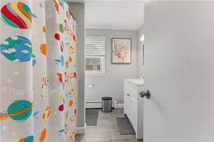 21 Bailey St, East Providence, RI 02916 - Photo 19