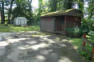 31 Eisenhower St, Coventry, RI 02816 - Photo 5