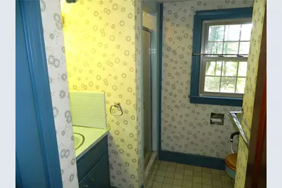 31 Eisenhower Street, Coventry, RI 02816 - Photo 17