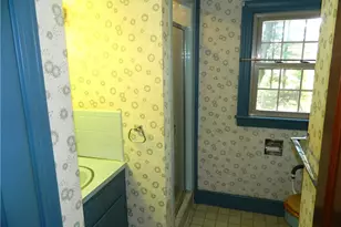 31 Eisenhower St, Coventry, RI 02816 - Photo 17