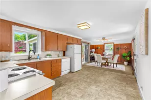 3 Eisenhower Dr, Smithfield, RI 02917 - Photo 11
