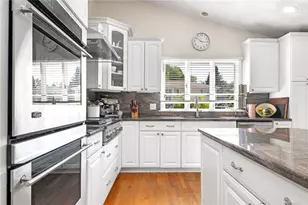 94 Greening Ln, Cranston, RI 02920 - Photo 11