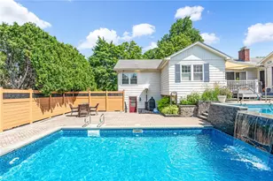94 Greening Ln, Cranston, RI 02920 - Photo 35