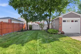 61 Burnside St, Cranston, RI 02910 - Photo 33