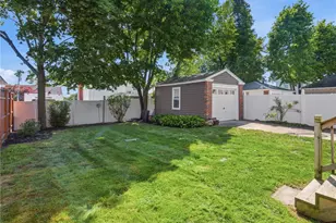 61 Burnside St, Cranston, RI 02910 - Photo 35