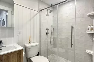 19 Walnut St, Newport, RI 02840 - Photo 7