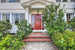 21 Blaisdell Ave, Pawtucket, RI 02860 - Photo 3