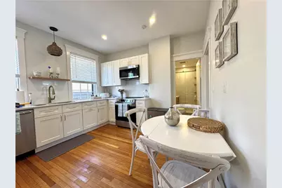 19 Walnut Street #2, Newport, RI 02840 - Photo 3