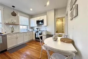 19 Walnut St, Newport, RI 02840 - Photo 3