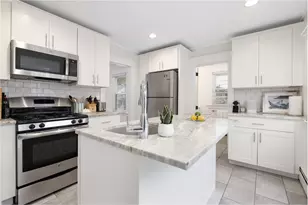 19 County St, Newport, RI 02840 - Photo 13