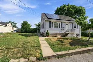 4 Edna St, Johnston, RI 02919 - Photo 3