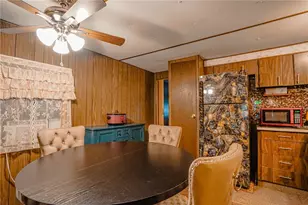 979 Toll Gate Rd, Warwick, RI 02886 - Photo 9