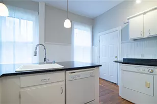68 Dexter St, Providence, RI 02909 - Photo 3