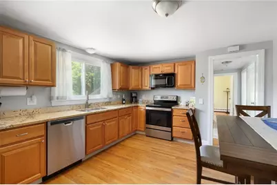 25 Leroy Avenue, Warwick, RI 02889 - Photo 9
