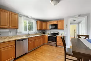 25 Leroy Ave, Warwick, RI 02889 - Photo 9