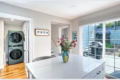 25 Tecumseh Street, Providence, RI 02906 - Photo 15