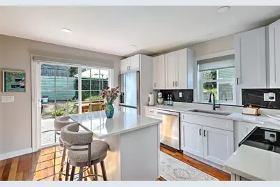 25 Tecumseh Street, Providence, RI 02906 - Photo 13