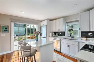 25 Tecumseh St, Providence, RI 02906 - Photo 13