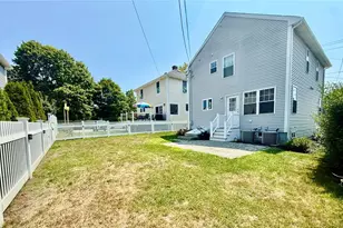52 Bedlow Ave, Newport, RI 02840 - Photo 25