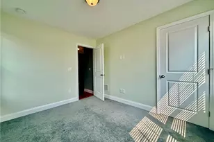 52 Bedlow Ave, Newport, RI 02840 - Photo 19