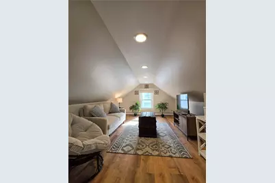 45 Cottage St Street #2, Bristol, RI 02809 - Photo 5