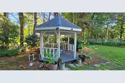 14 Maplecrest Drive, Smithfield, RI 02828 - Photo 9