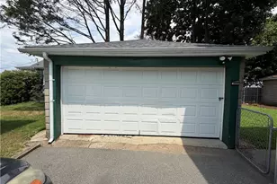 105 Eldridge St, Cranston, RI 02910 - Photo 17