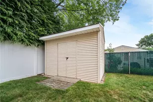 82 Merchant St, North Providence, RI 02911 - Photo 15