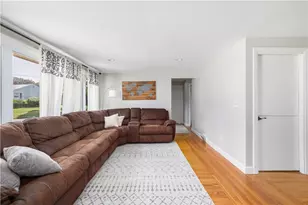 96 Redwood Dr, Cranston, RI 02920 - Photo 7
