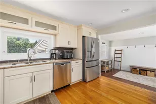 96 Redwood Dr, Cranston, RI 02920 - Photo 9