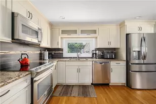 96 Redwood Dr, Cranston, RI 02920 - Photo 11