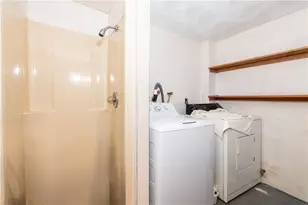 73 Trenton St, Providence, RI 02906 - Photo 15