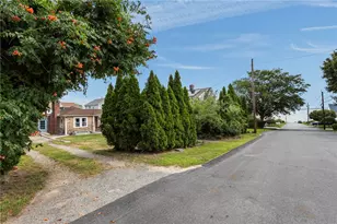 51 Priscilla Ave, Warwick, RI 02889 - Photo 15