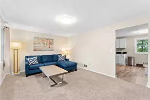84 Hilton Rd, Warwick, RI 02889 - Photo 5