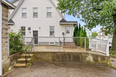 912 Narragansett Boulevard, Providence, RI 02905 - Photo 3