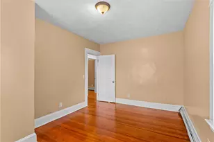 912 Narragansett Blvd, Providence, RI 02905 - Photo 27