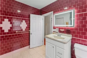 912 Narragansett Blvd, Providence, RI 02905 - Photo 21