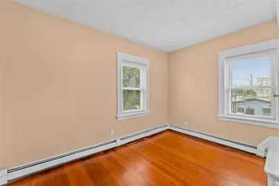 912 Narragansett Boulevard, Providence, RI 02905 - Photo 21