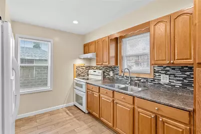 912 Narragansett Boulevard, Providence, RI 02905 - Photo 17