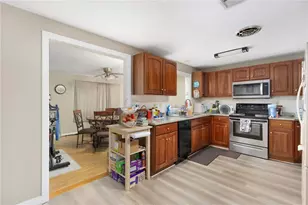 20 Deer St, East Providence, RI 02916 - Photo 9