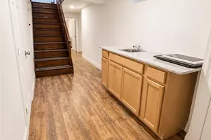 44 Pavilion Ave, Cranston, RI 02920 - Photo 19