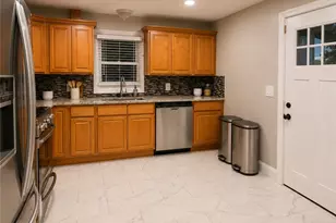 44 Pavilion Ave, Cranston, RI 02920 - Photo 9