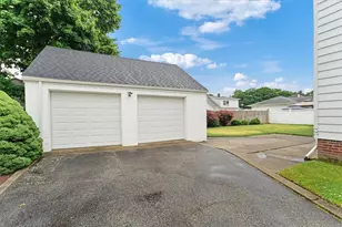 24 Bel Air Dr, Providence, RI 02911 - Photo 27