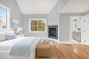 110 Newport Ave, Middletown, RI 02842 - Photo 9