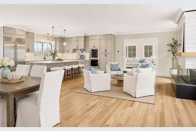 110 Newport Avenue, Middletown, RI 02842 - Photo 5