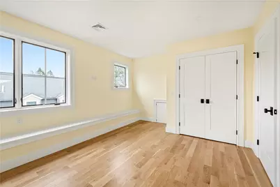 110 Newport Avenue, Middletown, RI 02842 - Photo 11